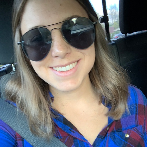 Meet your Posher, Brianna - Picture 1 of 1